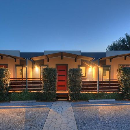 Airport Tourist Village Melburne Exterior foto
