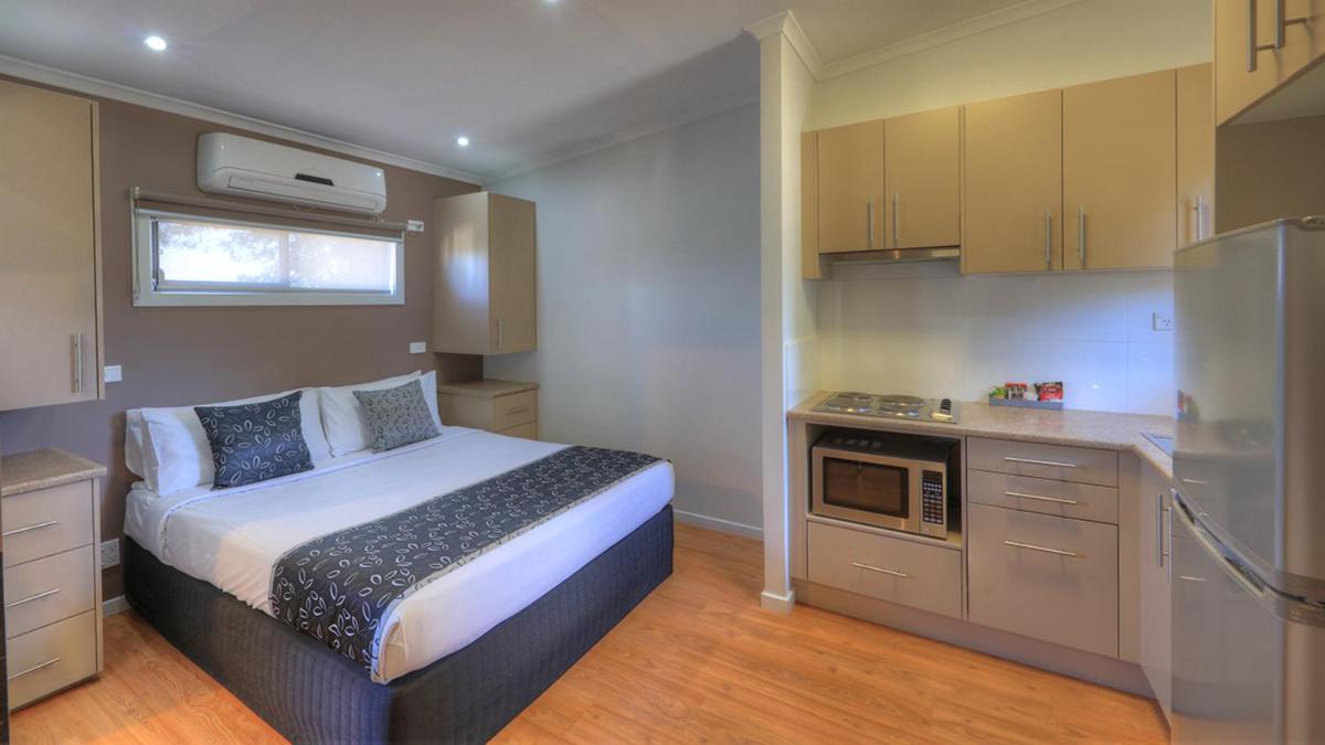 Airport Tourist Village Melburne Exterior foto