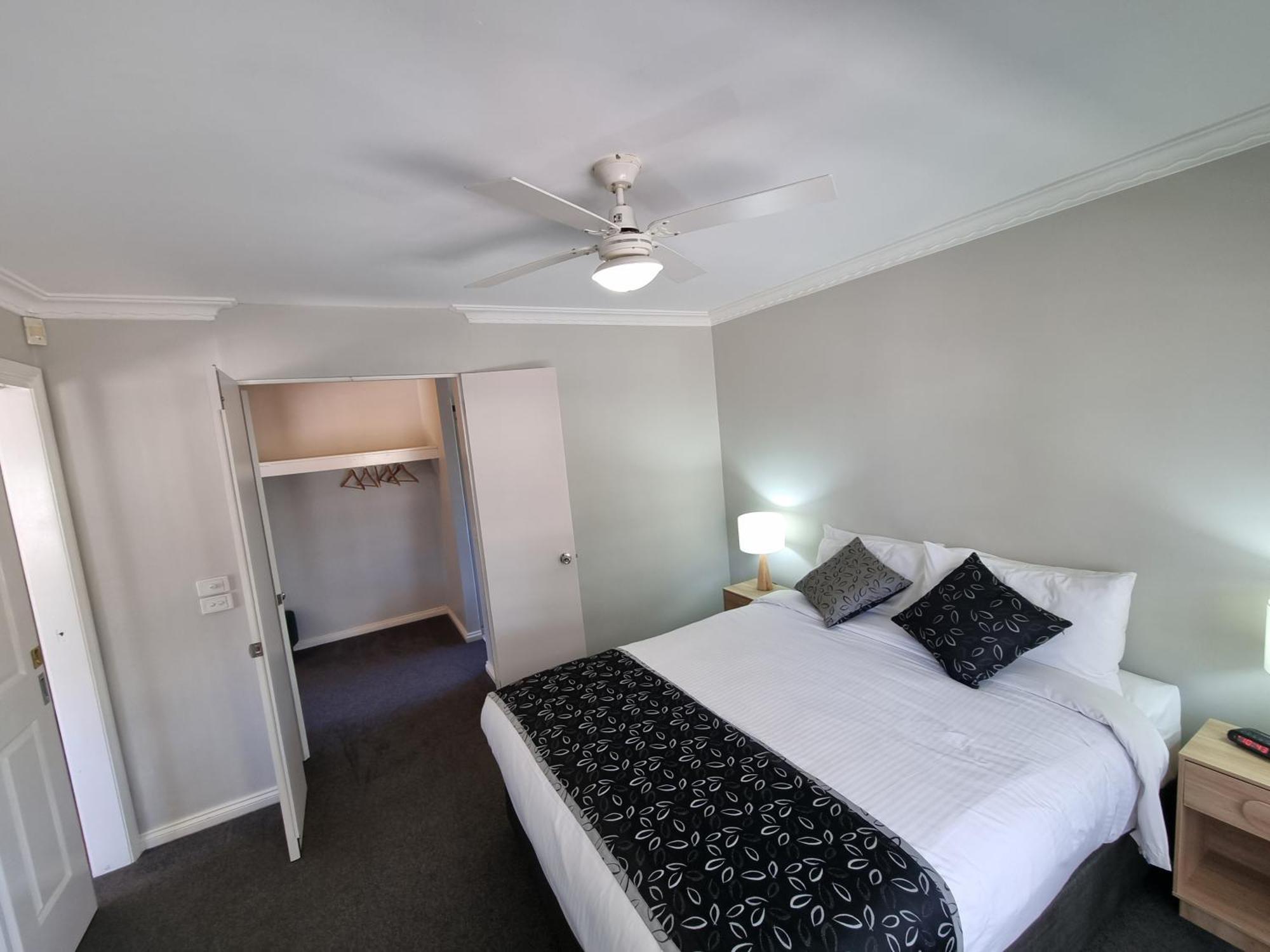 Airport Tourist Village Melburne Exterior foto