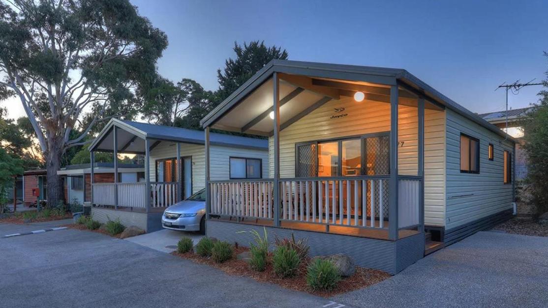Airport Tourist Village Melburne Exterior foto