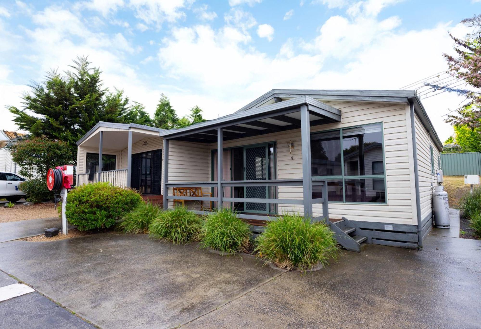 Airport Tourist Village Melburne Exterior foto